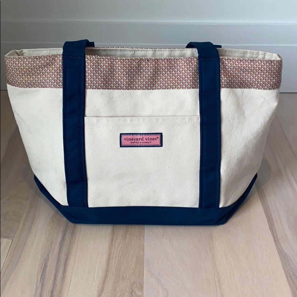Vineyard Vines “Vineyard Whale Classic Tote”